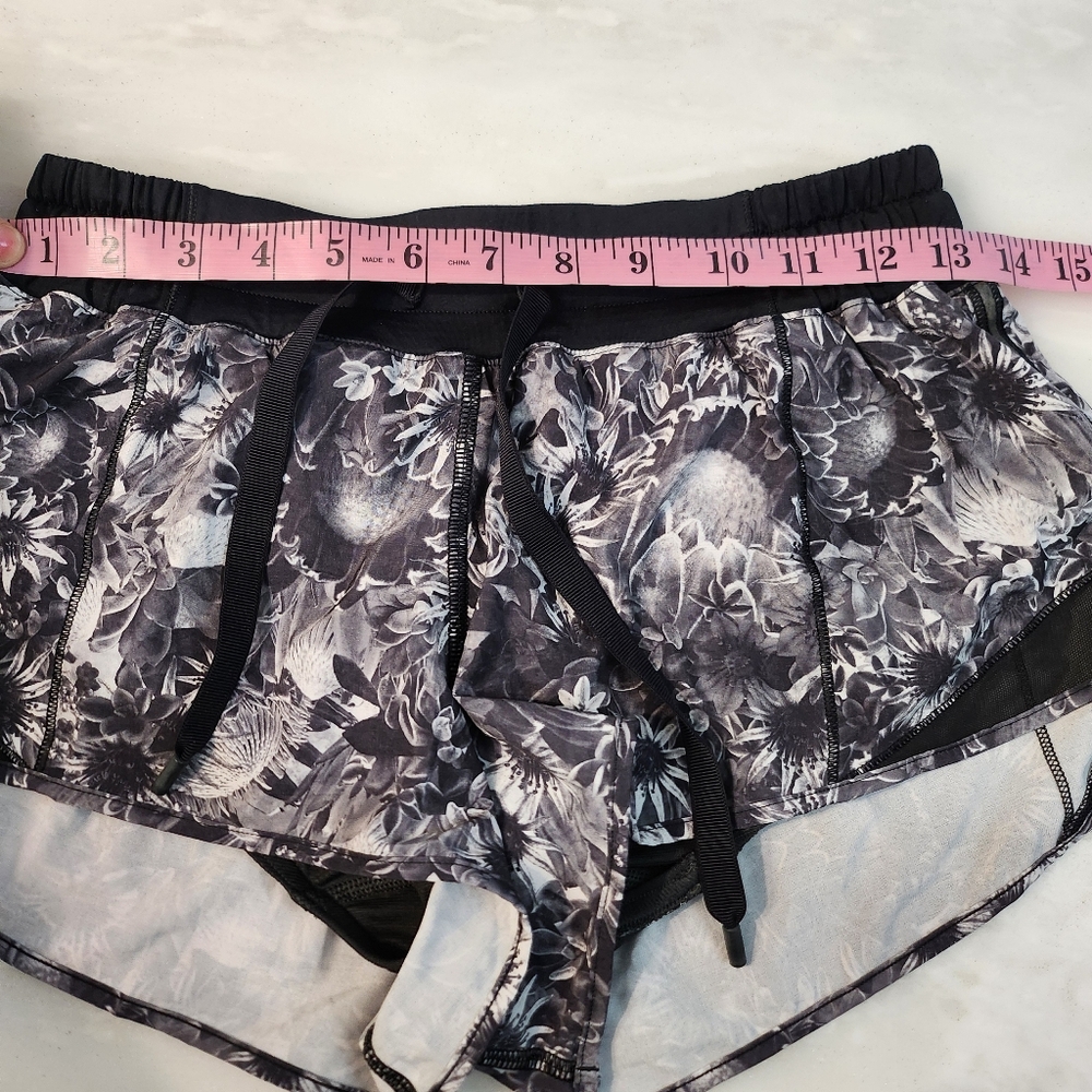 LULULEMON Hotty Hot  Floral Black and Gray Women's  Shorts - Picture 6 of 9